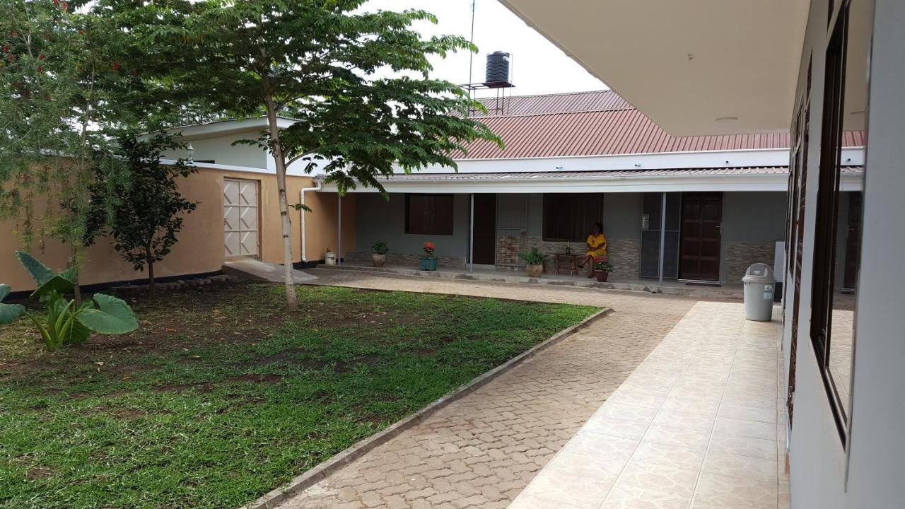 Kilimanjaro Country House Моши Экстерьер фото