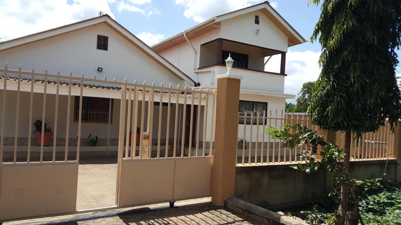 Kilimanjaro Country House Моши Экстерьер фото