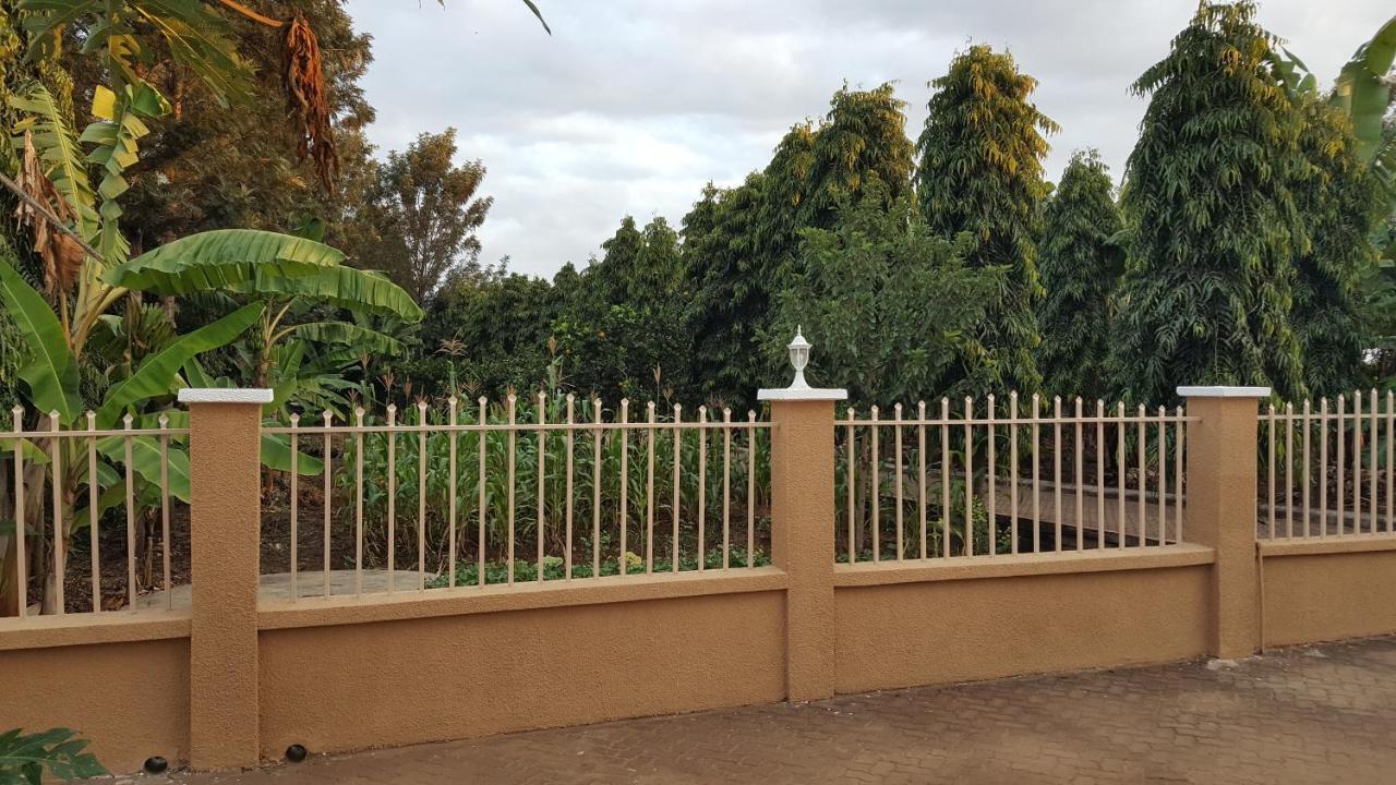 Kilimanjaro Country House Моши Экстерьер фото